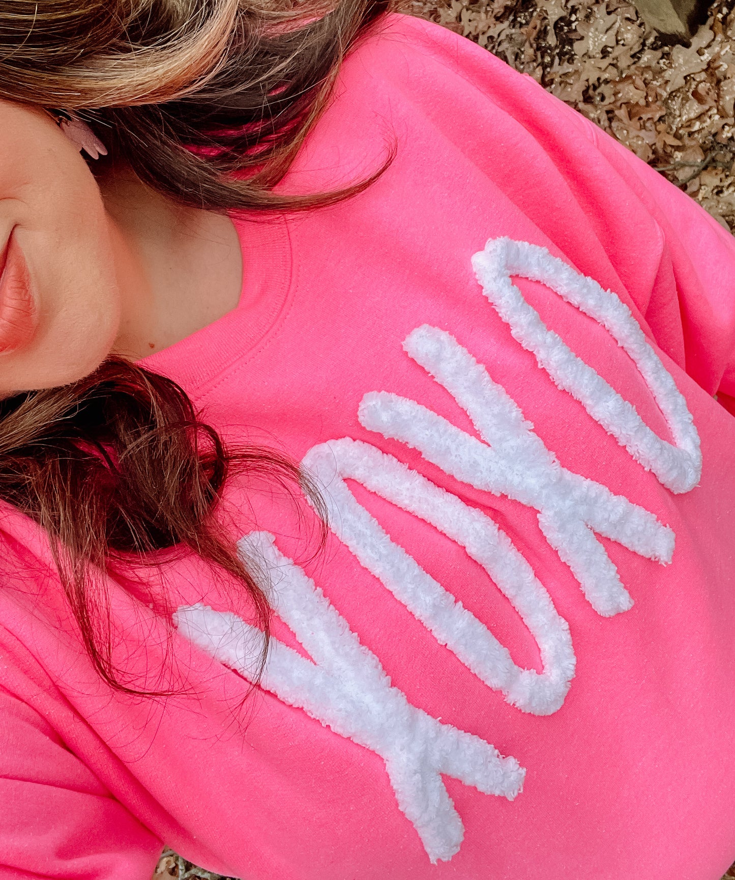 XOXO EMBROIDERED CREW