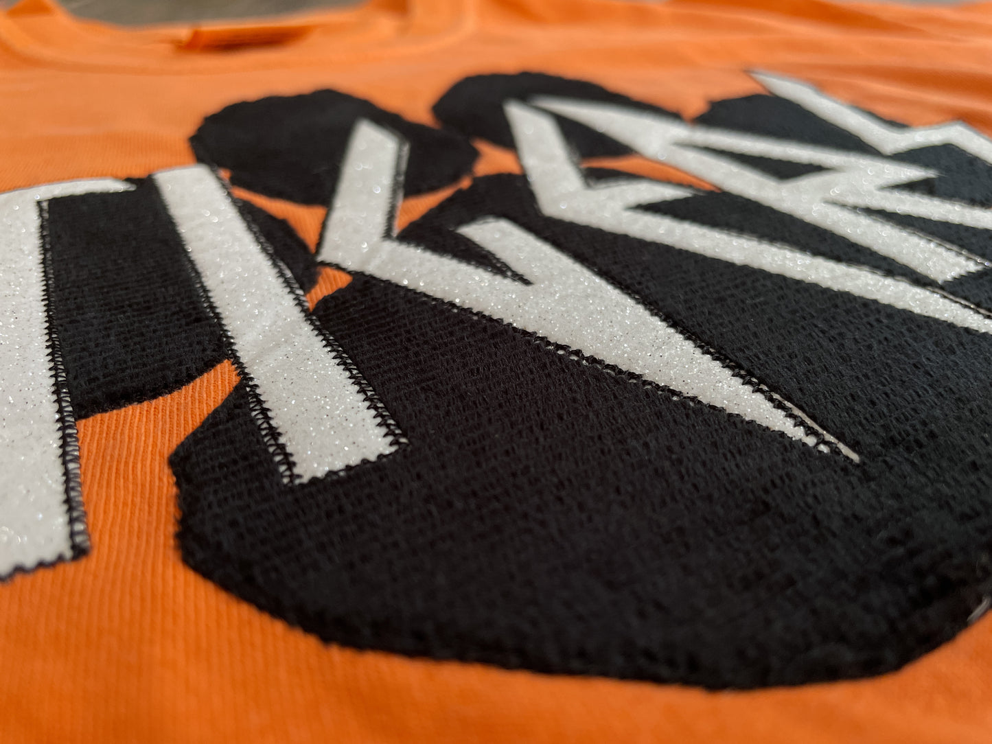 TIGERS ROCKER TEE