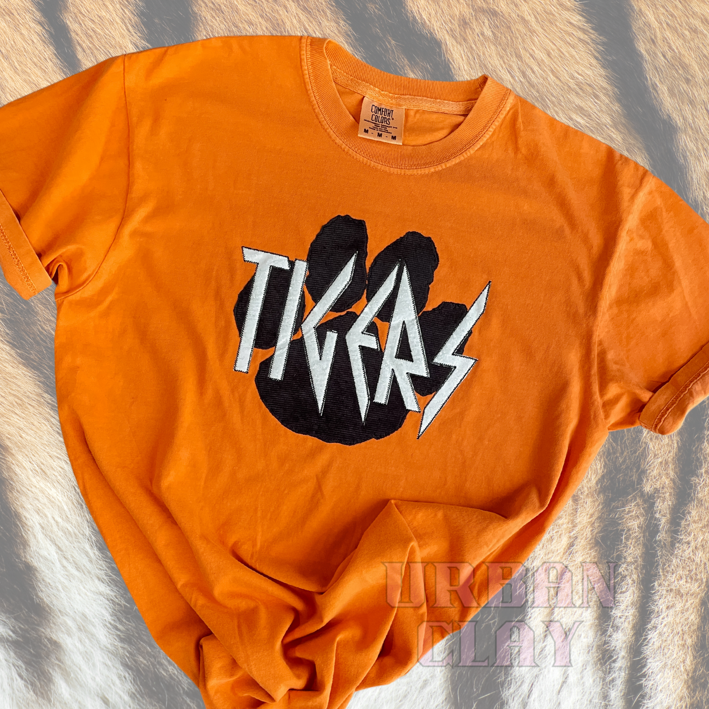 TIGERS ROCKER TEE